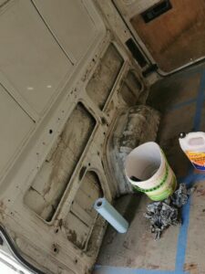 Limpiando y restaurando la Carrocería de la Sprinter Cargo Van