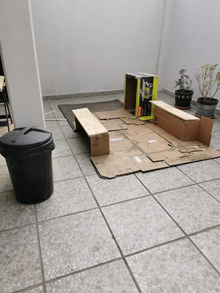 Preparando la plantilla del suelo de la caja de la Sprinter
